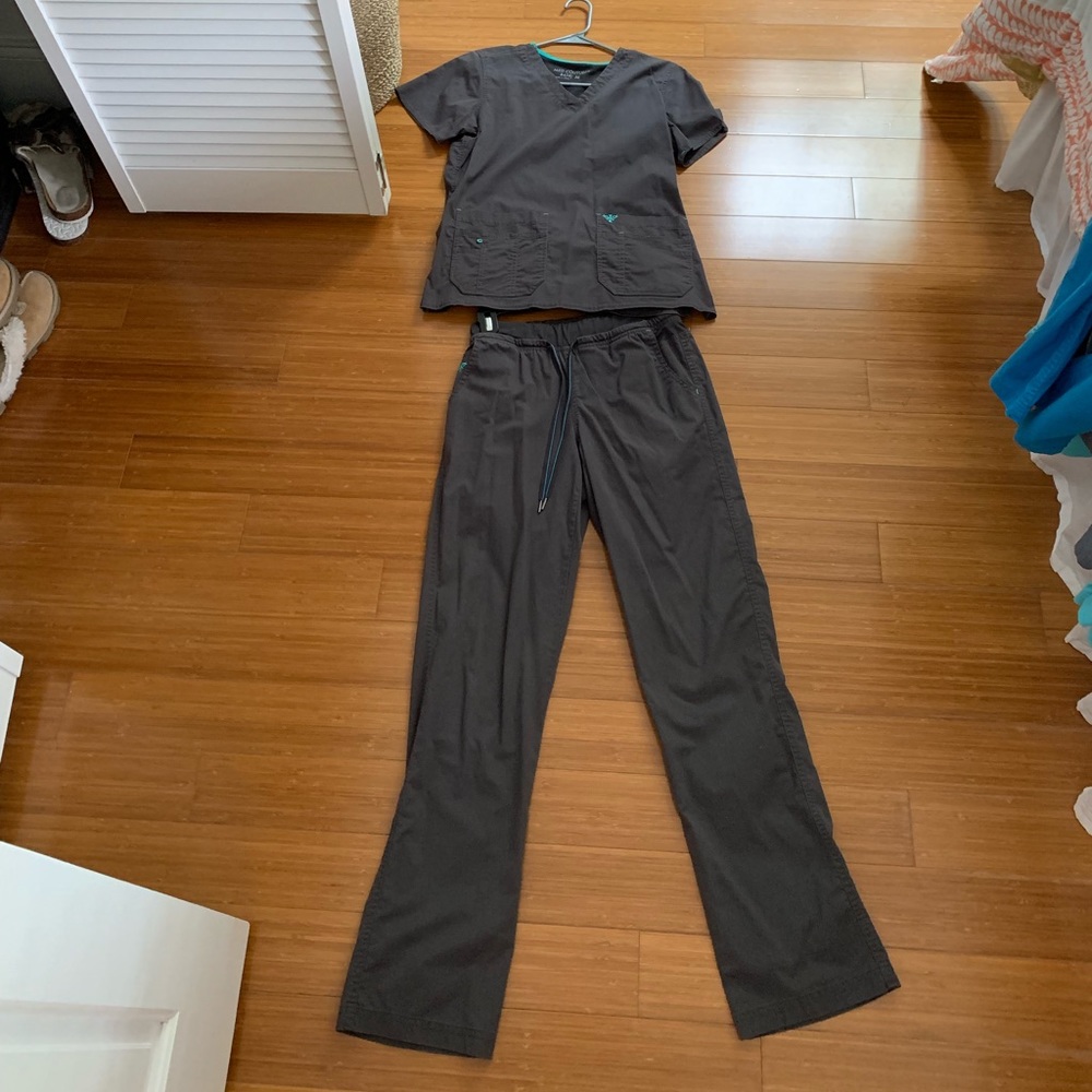 Med couture scrub set- charcoal/Aruba blue